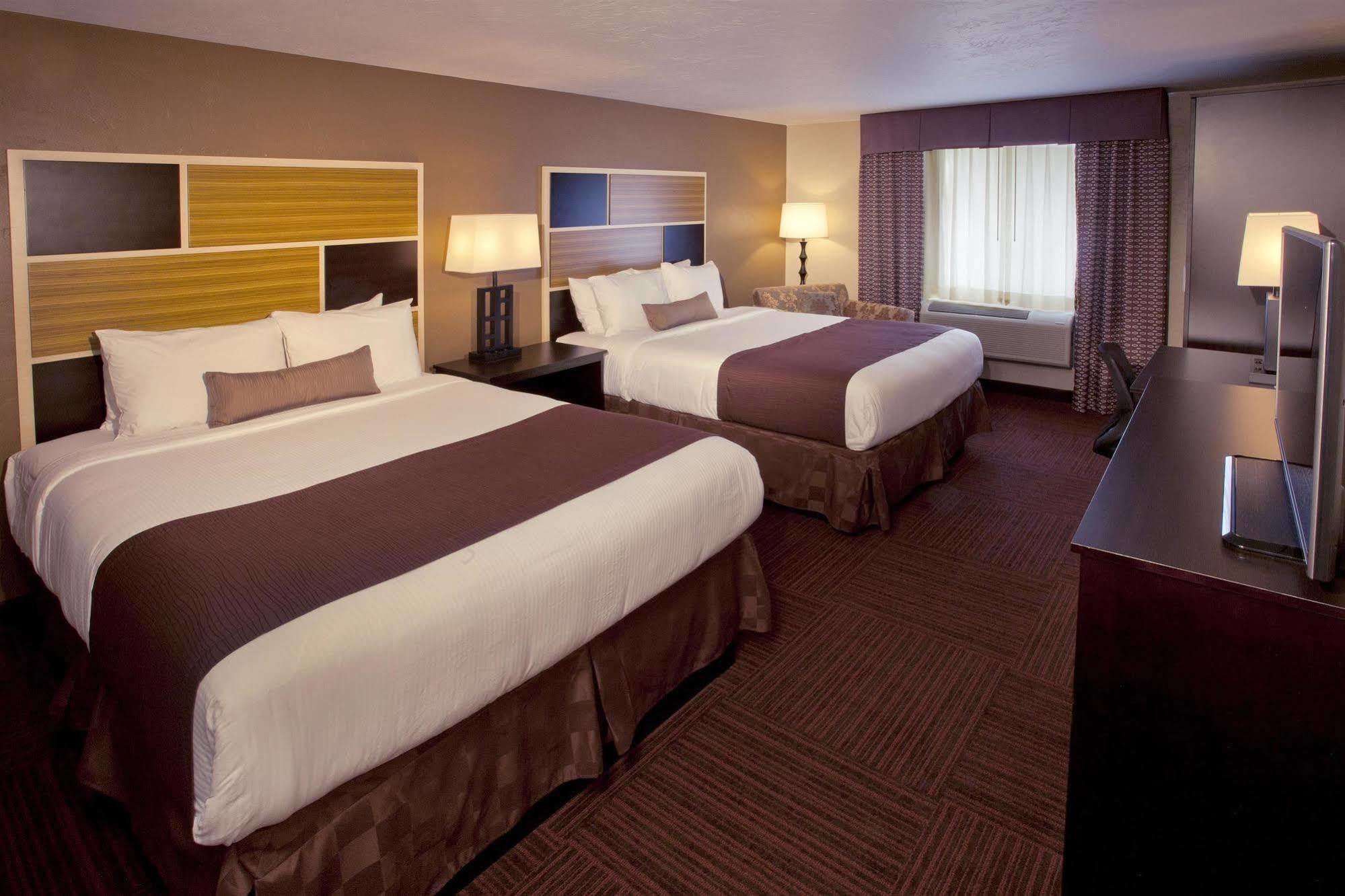 Red Lion Inn And Suites Federal Way Exterior photo